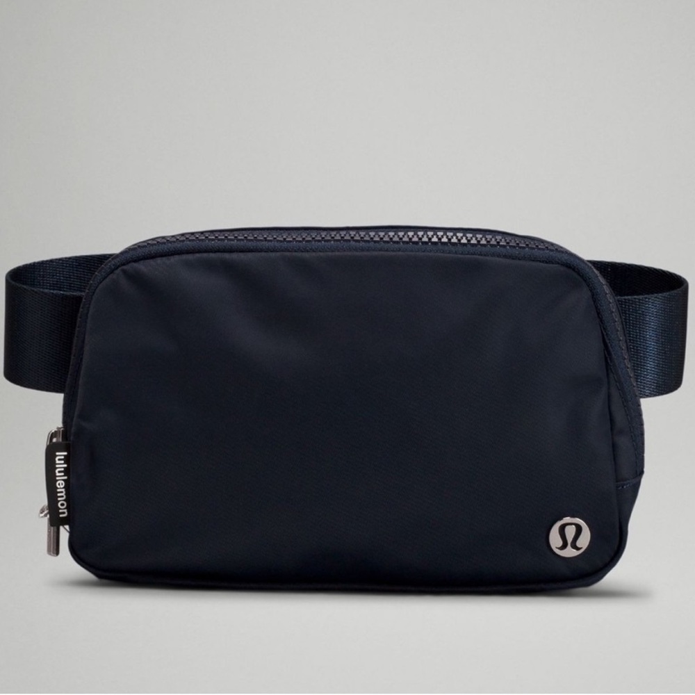 Navy Lulu Lemon Everywhere Belt Bag